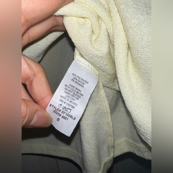 💛 NWT! Six/Fifty One Shoulder Cut Out Top - Picture 6 of 8